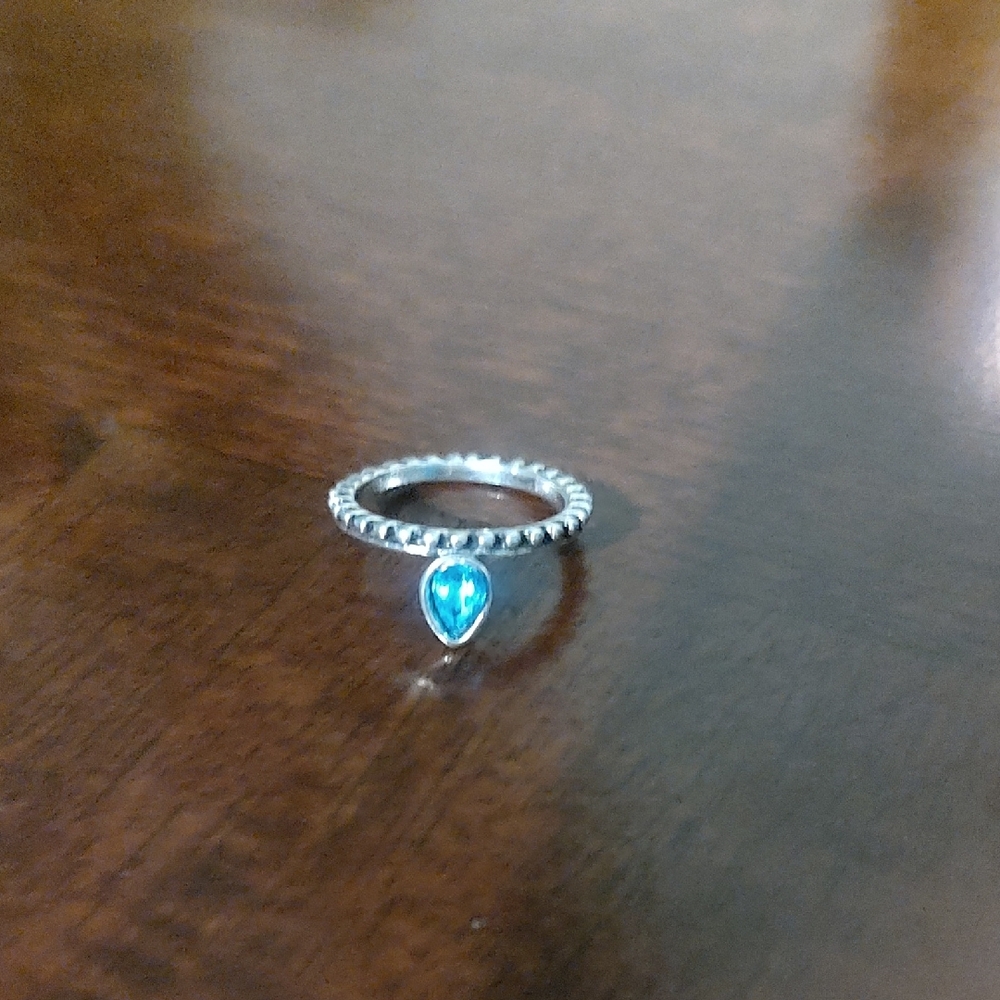Elegant Silver Ring with Blue Gemstone